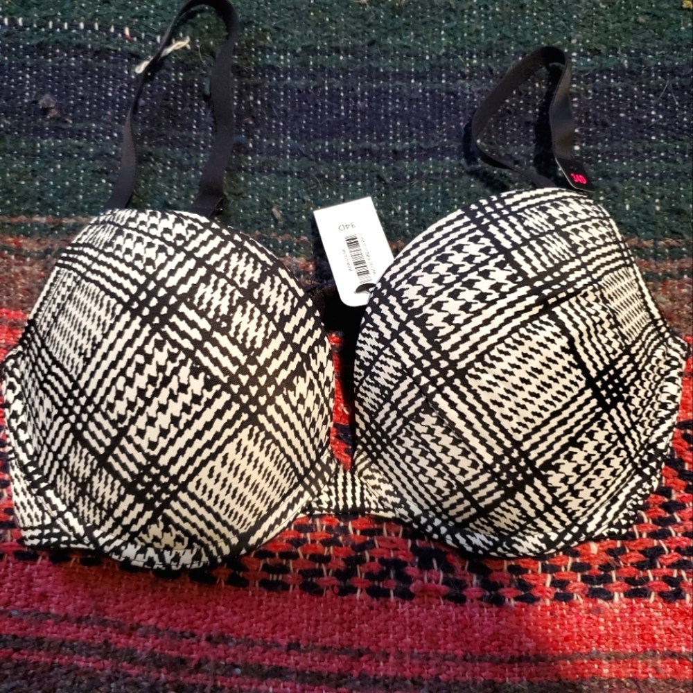 32D bra
